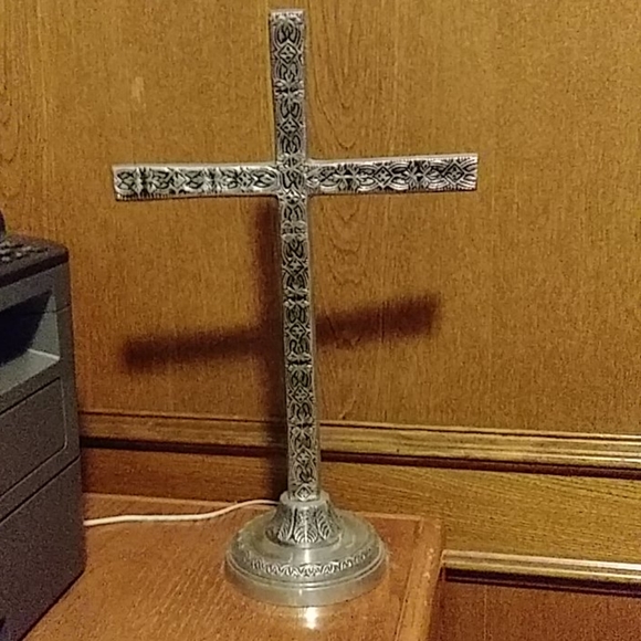 10" Detailed Cross - Picture 2 of 8